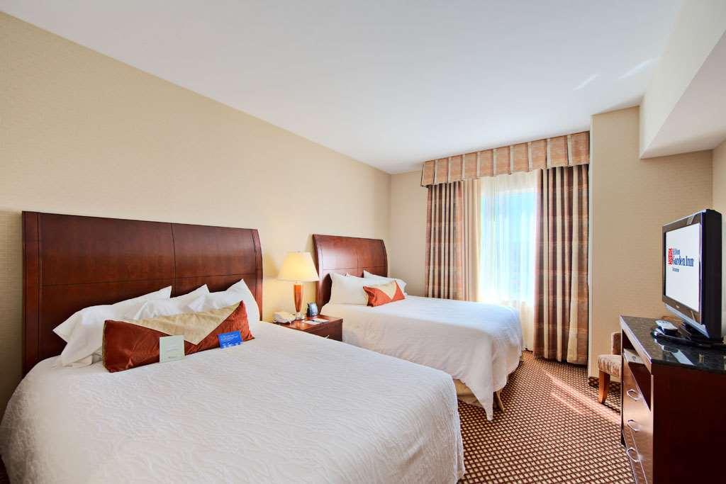 Hilton Garden Inn לאראמי חדר תמונה
