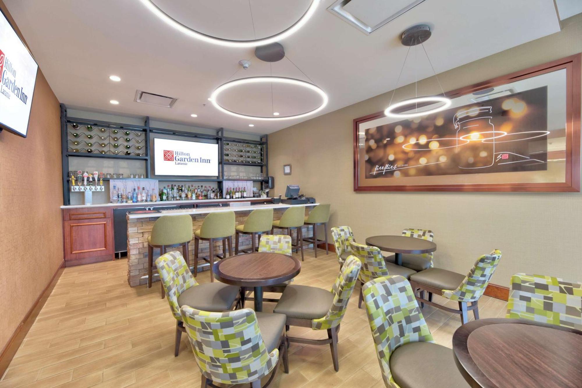 Hilton Garden Inn לאראמי מראה חיצוני תמונה
