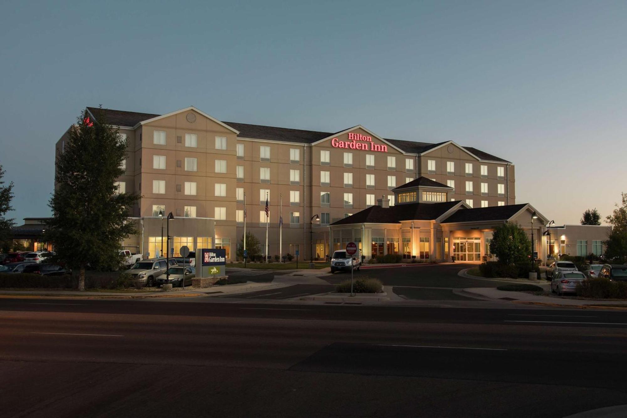 Hilton Garden Inn לאראמי מראה חיצוני תמונה