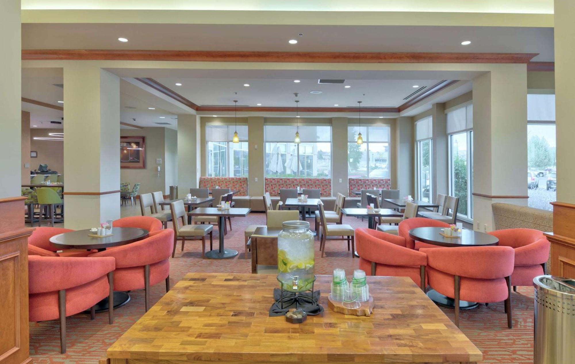 Hilton Garden Inn לאראמי מראה חיצוני תמונה