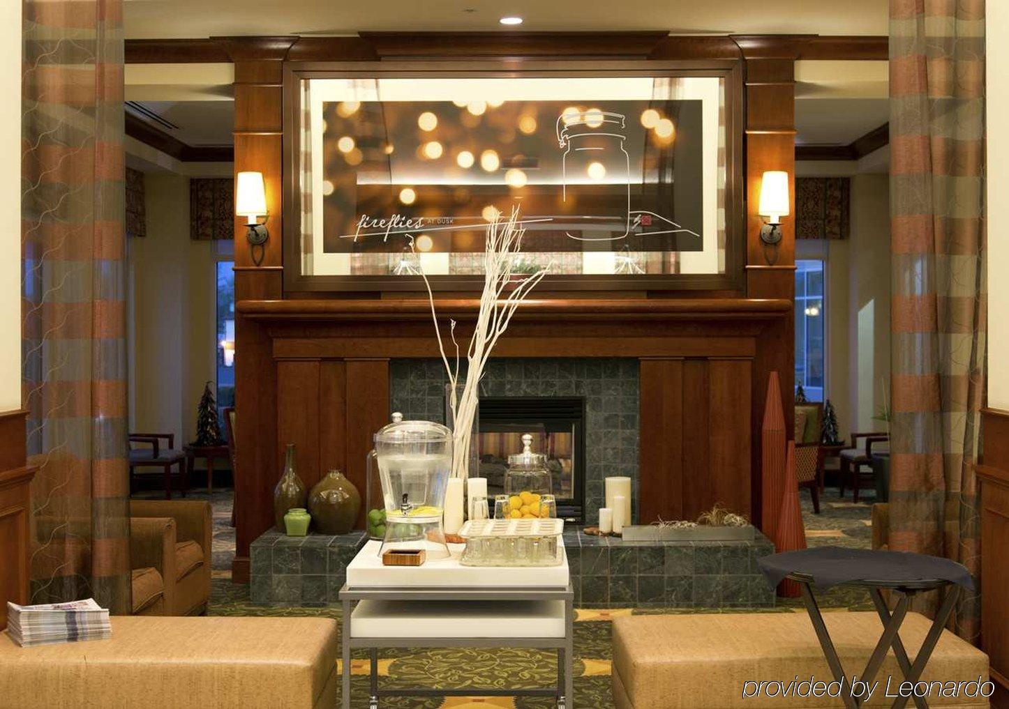 Hilton Garden Inn לאראמי מראה חיצוני תמונה